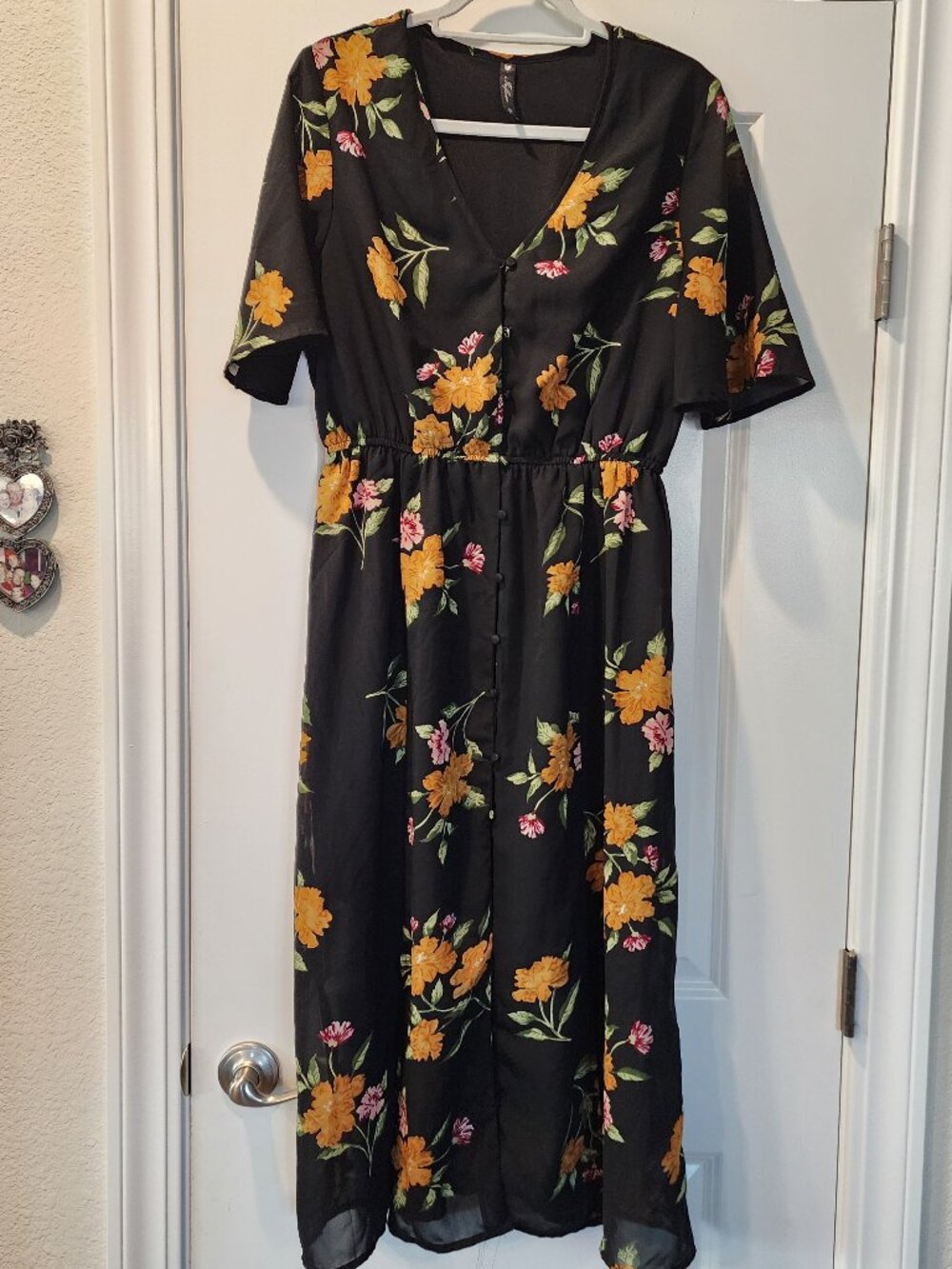 Influence Brand button down dress size 12.  ITEM 0320263D